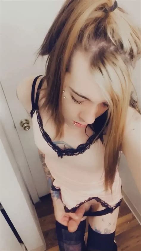 Pretty In Pink Feminine Trans Wants To Play Shemale Amateur Porn Feat Carmenmelatonin Xhamster