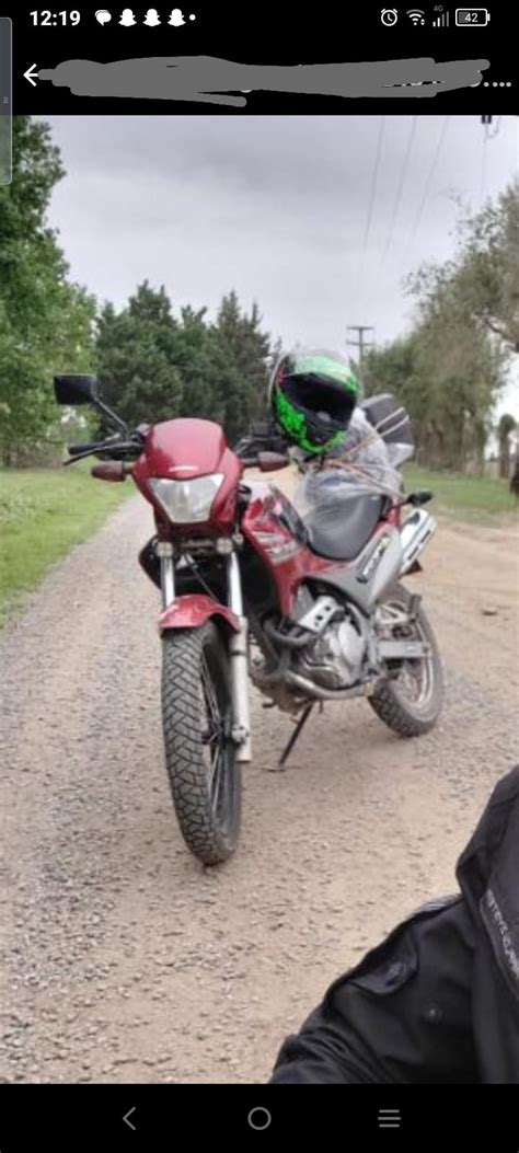 Andaban En Una Moto Robada Y La Abandonaron Para Robarse Otra El