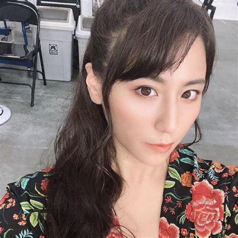 Đang là nữ thần vạn người mê cô nàng hot girl mạng bất ngờ bị bóc phốt sống bẩn dân mạng vỡ