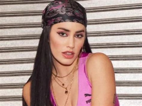 Lali Esp Sito Se La Jug Con Una Bikini Multicolor Desde Su Casa La