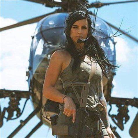 Hot Girls With Big Guns 47 Pics 4 Gifs Izispicy