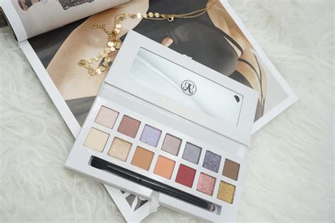 Limited Edition Anastasia Beverly Hills X Carli Bybel Palette Review