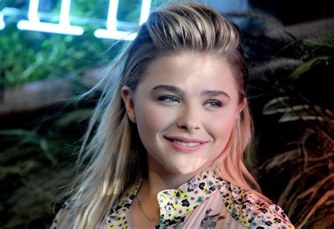 Chloe Grace Moretz with a smile on her face · free photo from jorik