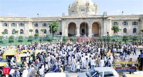 Uttar Pradesh Legislative Assembly starts on stormy note - The Economic ...