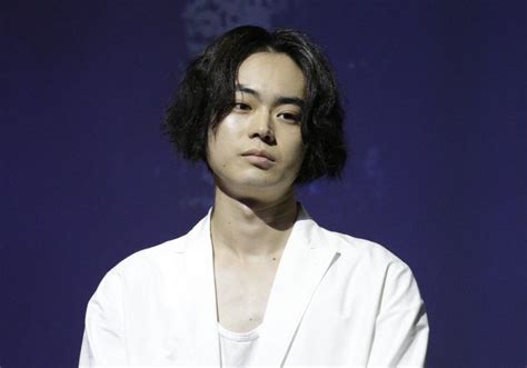 菅田将暉、仕事納めに“オーバーワーク”な1年振り返る「体は元気」 ハフポスト News