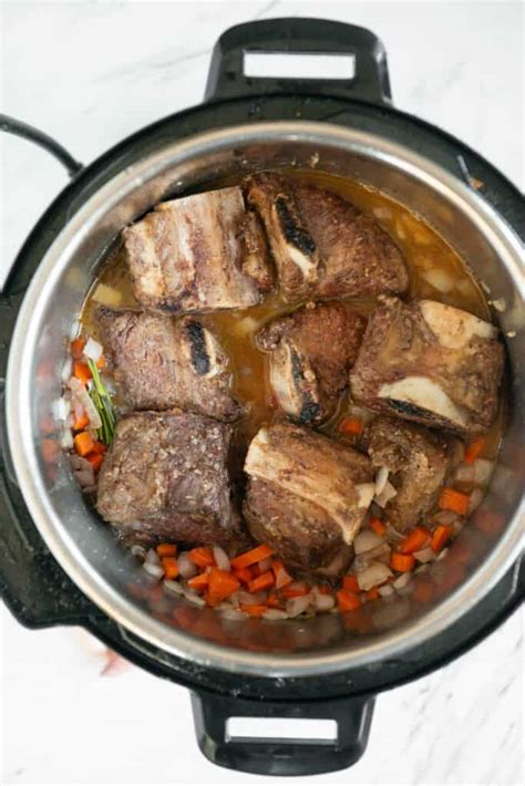 Instant Pot Short Ribs With Gravy