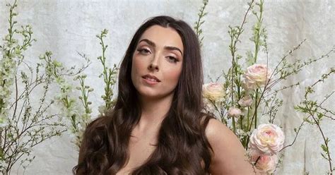 Influencer Goes Naked And Shows Off Cast Of Her Squishy Boobs And Belly Daily Star