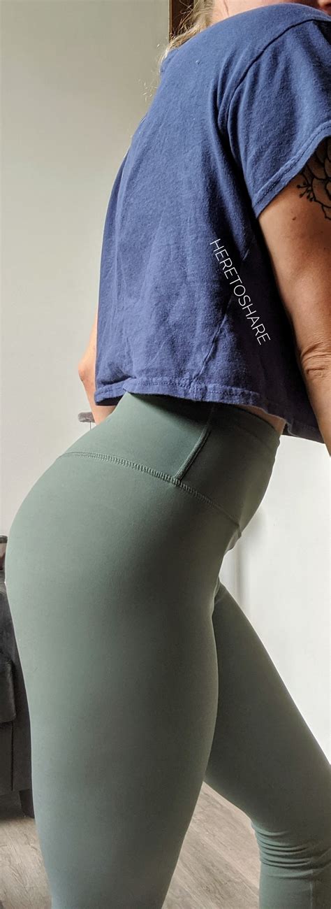 Tiny Waist Bikini Booty Porn Pic