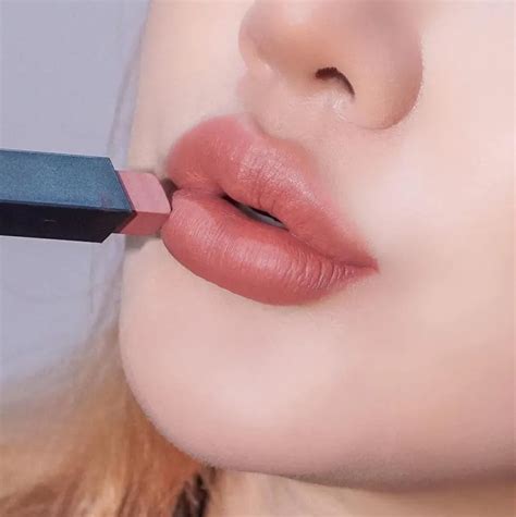 Top 8 thỏi son màu cam nude quyến rũ và sang trọng