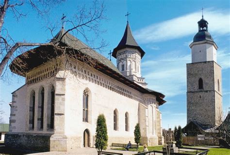 Bucurie duhovnicească la hramul Bisericii Sfântul Dumitru din Suceava