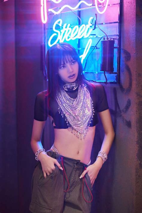 Blackpink Lisa On Twitter Lisa Blackpink Hot Photoshoot Blackpink Lisa Lalisa Manoban