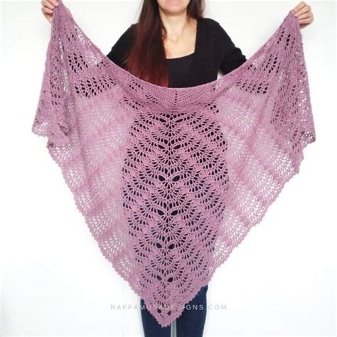 Elegant ~ Crochet Lace Fan Shawl • Raffamusadesigns