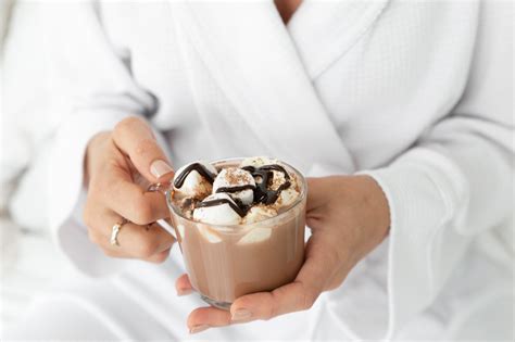 Moms Are Debating The Safety Of Hot Chocolate When Pregnant - RYZE Superfoods