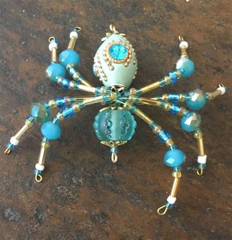 Pin By Linda Hendricks On Beaded Creatures Beaded Spiders Spider