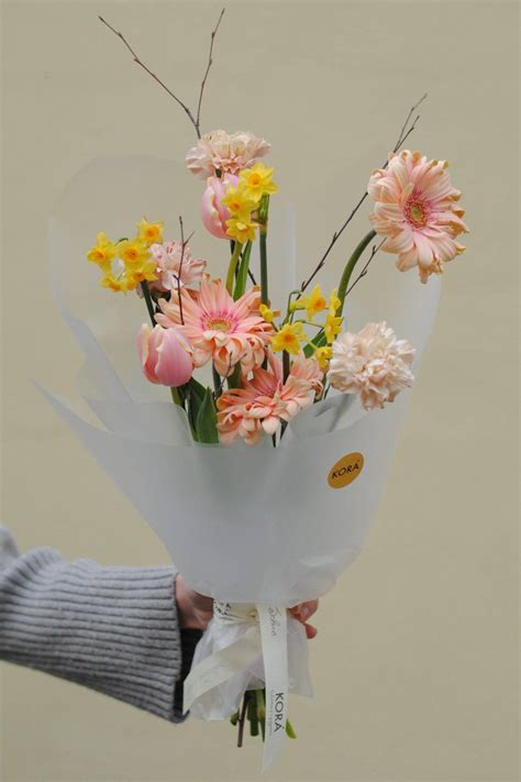 Авторские дизайнерские букеты цветов с доставкой в Санкт-Петербурге