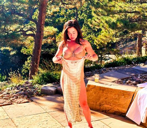 Asian Milf Au Natural With Lovely Tits Nude Pics Xhamster