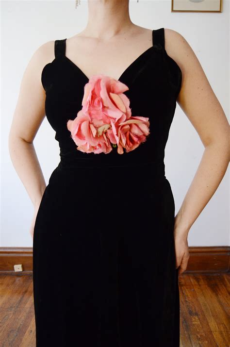 1930s Black Velvet Gown with Pink Silk Flowers - S