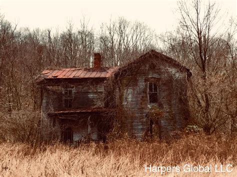 Abandoned haunted house in Grafton WV : WestVirginia