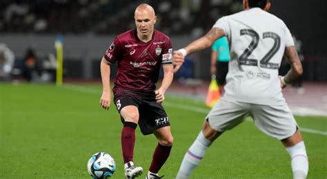 Iniesta Says Goodbye To Old Friends At Barcelona In Friendly In Tokyo