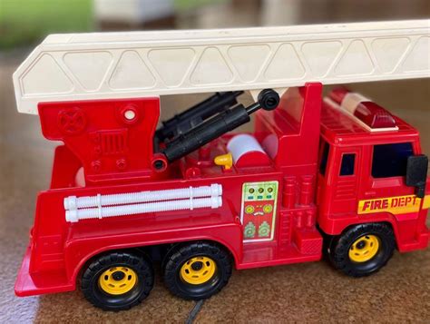 Fire truck with retractable ladder, Hobbies & Toys, Toys & Games on Carousell