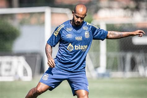 Patrick Faz Primeiro Treino No Santos E Pode Estrear Na Sexta Santa