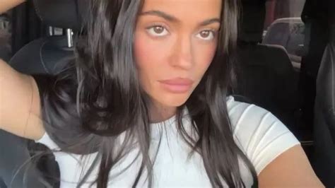 Kylie Jenner Stuns In Selfie As She Slips Into Black String Bikini With