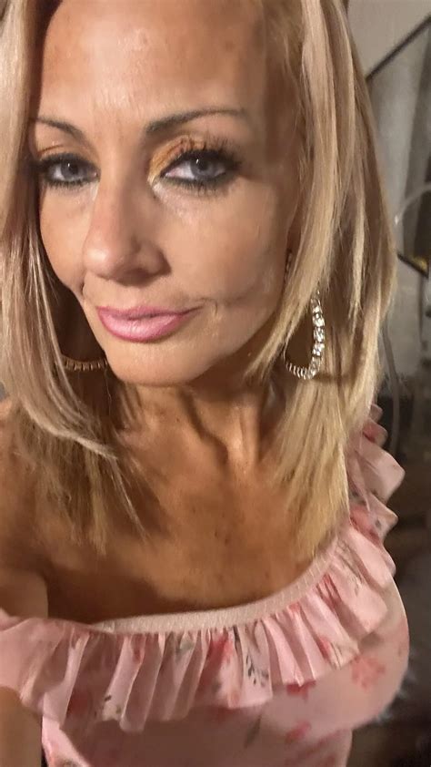 Pretty In Pink Nude Pics Xhamster