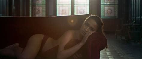 Nude Video Celebs Yade Lauren Sexy Balcony