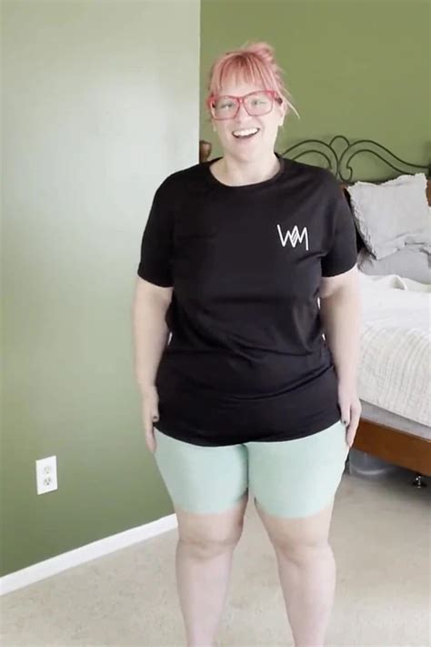 Wundersch Ne Bbw Zieht Sich Aus Und Wackelt Mit Ihrem Fetten Arsch Bevor Sie Dich Zum