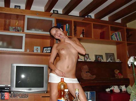 WILD INEXPERIENCED LADY ZB Porn