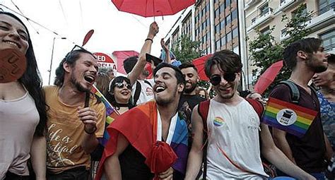 Orgullo gay Así se realizó la multitudinaria marcha en distintas partes del mundo VIDEO