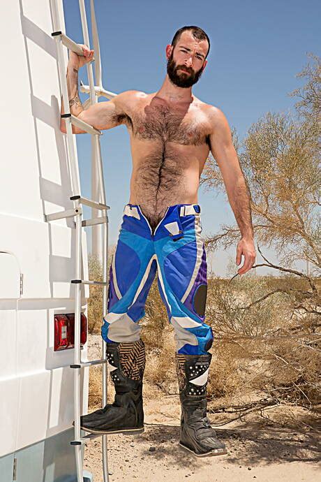 Naked Men In Boots Pics