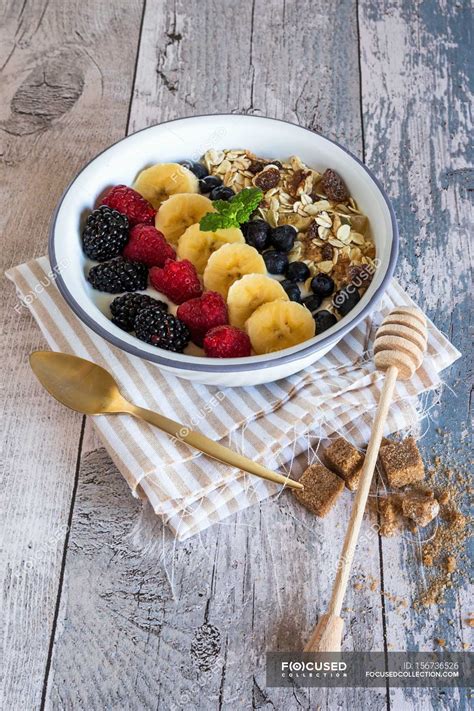 Muesli With Yoghurt Berries And Fruits — Blueberries Cuisine Stock