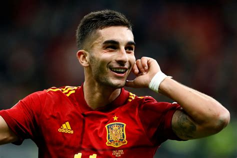 'Not worth €45m': Fans rage as club step up efforts to sign Man City star
