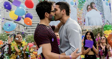 Sense8 Netflix Divulga Novas Imagens Direito A Beijo Na Parada Gay De SP