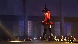 Busty German Milf Lapdance On Stage XNXX