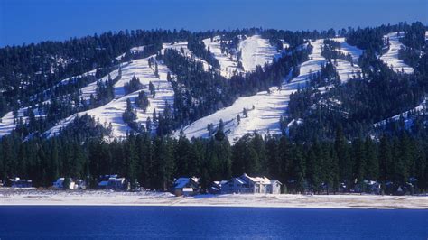 lakeside city   great destination   west coast winter getaway