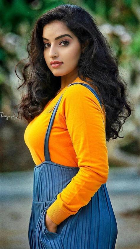 Malavika Menon Hot Photos Pics New Images HD Wallpapers