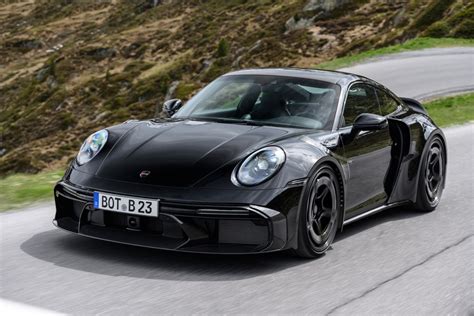 Porsche 911 Turbo S vira batmóvel de 900 cv nas mãos de preparadora alemã