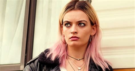 Xem mạng xã hội gần đây tôi chợt nhớ đến phim Sex Education Hãy dạy con điều này càng sớm càng