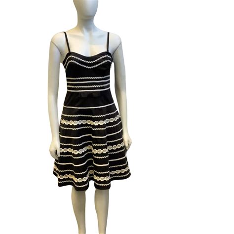 Review Womens Size 8 Floral Lace Trim Midi Dress Blackwhites