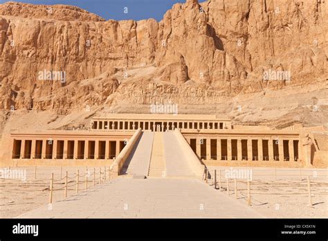 Temple Of Hatshepsut Stock Photo Alamy