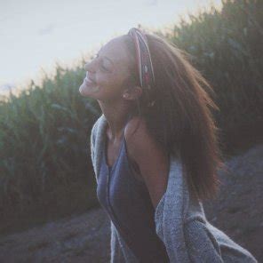 Cutie In The Cornfield Porn Pic