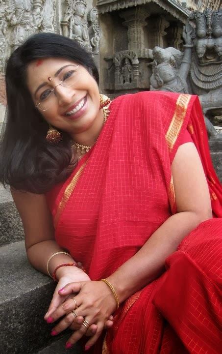 Mallu Aunty Anchor Lekshmi Nair Hq Images Mallu Lakshmi Nair Hot Photos Movieezreel Blogspot