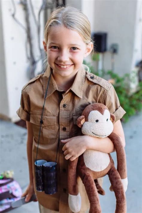 Easy Last Minute Halloween Costumes Jane Goodall Costume Via The Mod