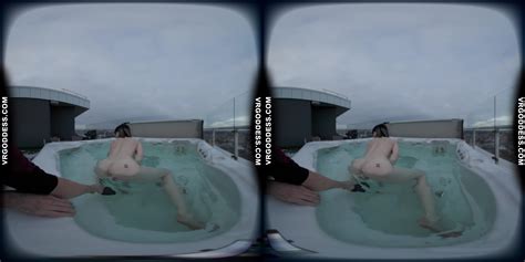 Aloida Rooftop Naked Jacuzzi On A Cold And Windy Day Vr Porn Video Vrporn