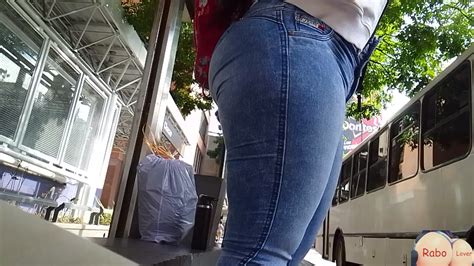 473 Cute Big Booty Latina In Pocketless At A Bus Stop OC Tight Jeans Forum
