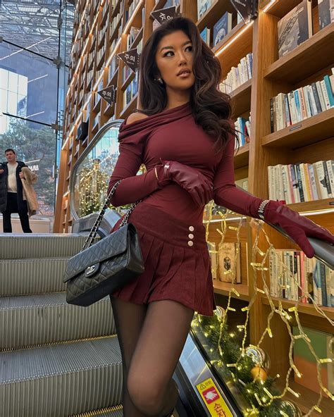 Jenn Lee (@jennleezy) • Instagram photos and videos