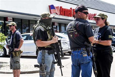 After Tennessee Shootings Armed Civilians Stand Outside Recruiting