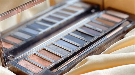 A Clássica Paleta Naked Smoky da Urban Decay Dai Daloma